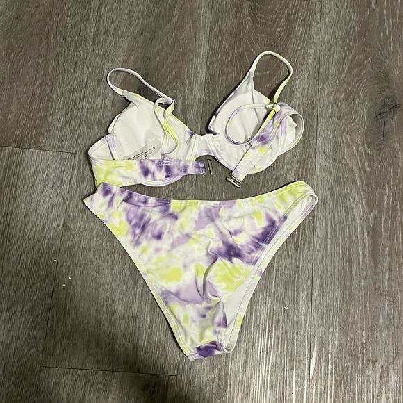 Bikini Set - Picture 2 of 4